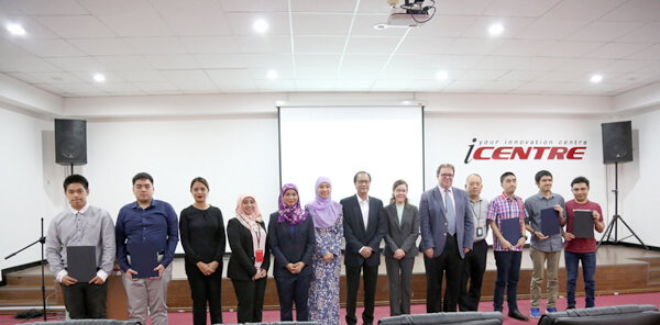 Uniklearn Signing Scholarship Ceremony